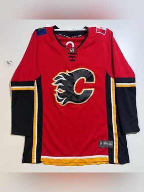 Calgary Flames Red NHL Fanatics Jersey Sz women’s Medium